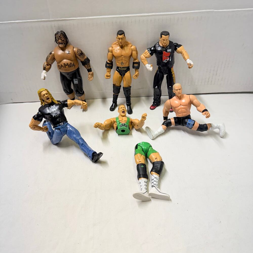 Vintage WWE Jakks Pacific 2007 -2003-2004jakks-1998jakks-2005 wwe lot of 6